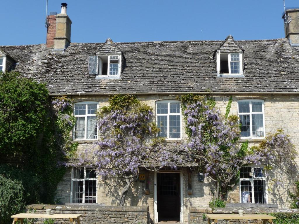 The Swan Inn Swinbrook Burford Exteriér fotografie