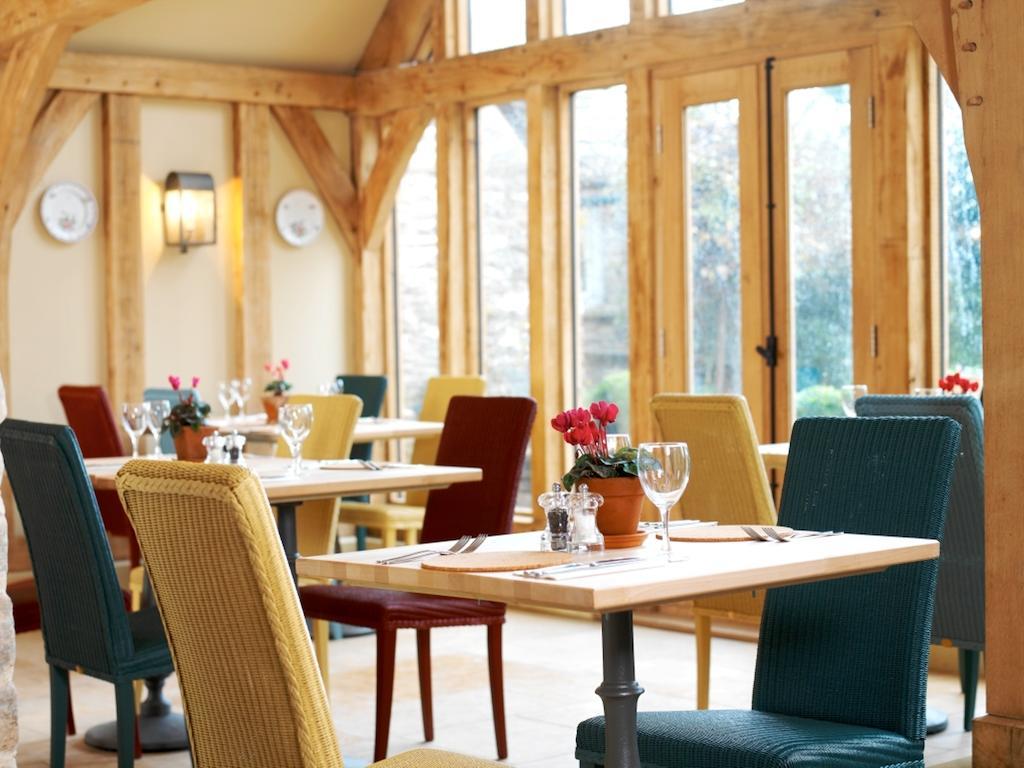 The Swan Inn Swinbrook Burford Exteriér fotografie